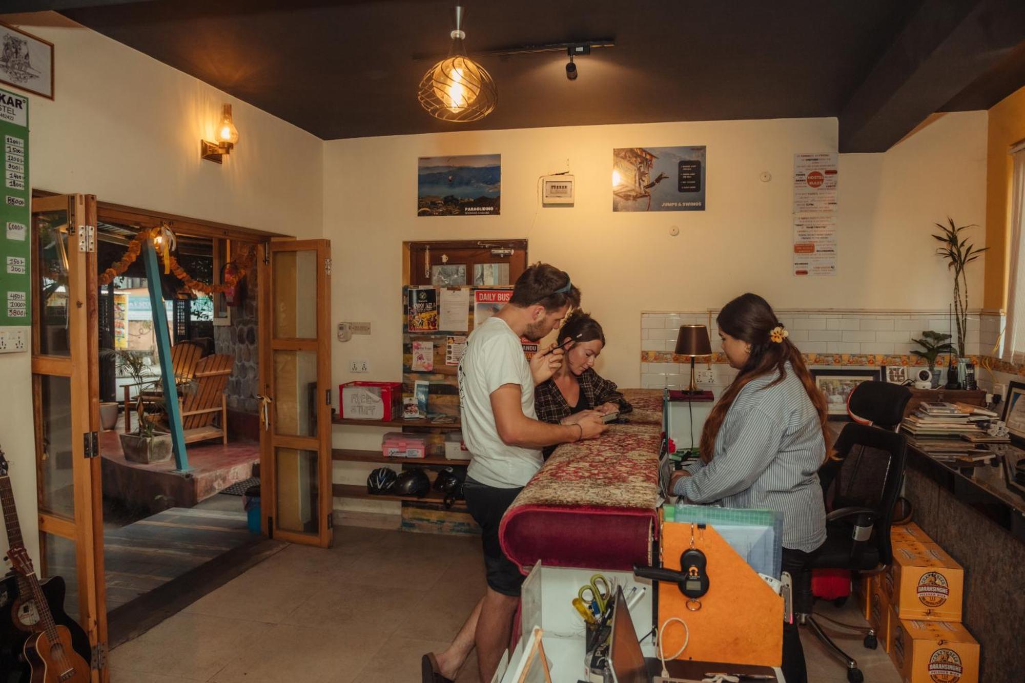 Gaurishankar Backpackers Hostel Pokhara Dış mekan fotoğraf