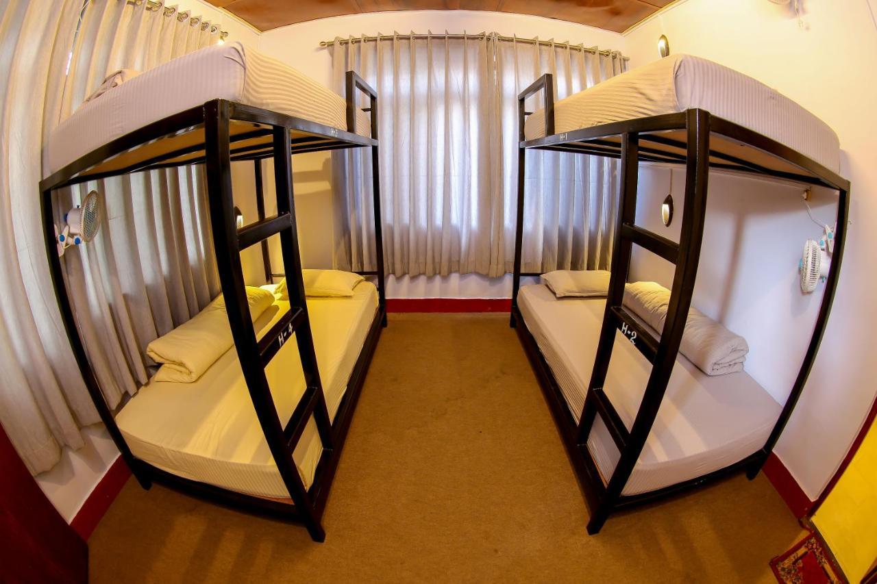 Gaurishankar Backpackers Hostel Pokhara Dış mekan fotoğraf